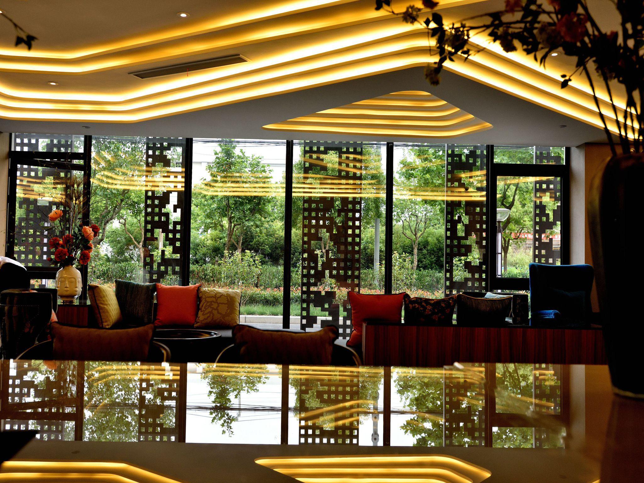 Shanghai-Deco Hotel-Free Shuttle Bus To Pudong Airport And Disneyland Exterior foto