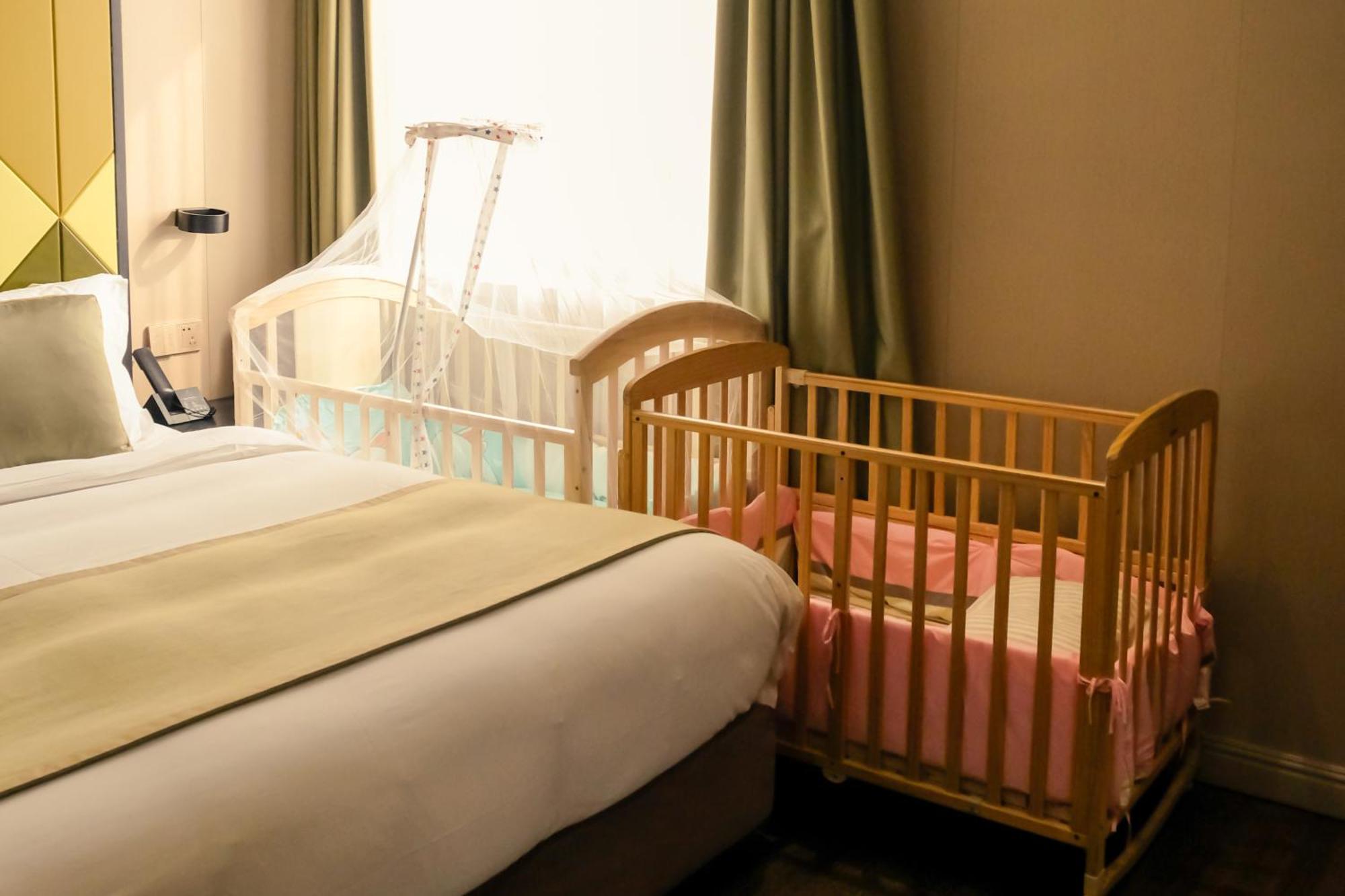 Shanghai-Deco Hotel-Free Shuttle Bus To Pudong Airport And Disneyland Exterior foto