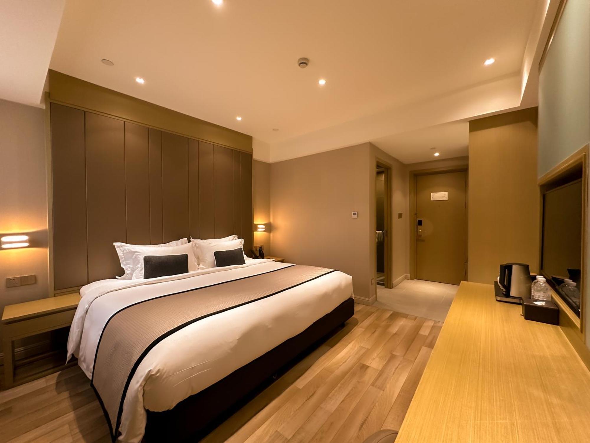 Shanghai-Deco Hotel-Free Shuttle Bus To Pudong Airport And Disneyland Exterior foto