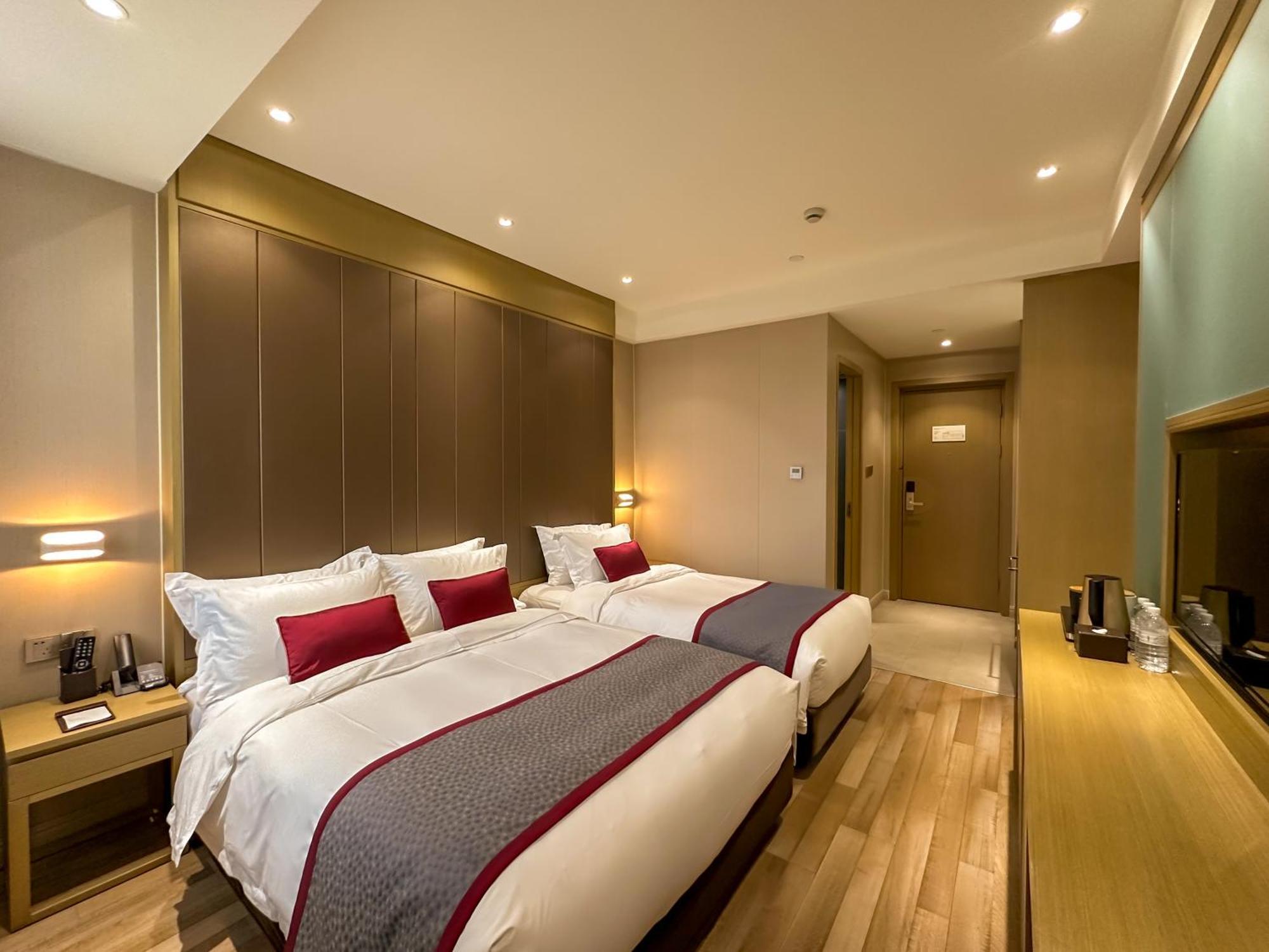 Shanghai-Deco Hotel-Free Shuttle Bus To Pudong Airport And Disneyland Exterior foto