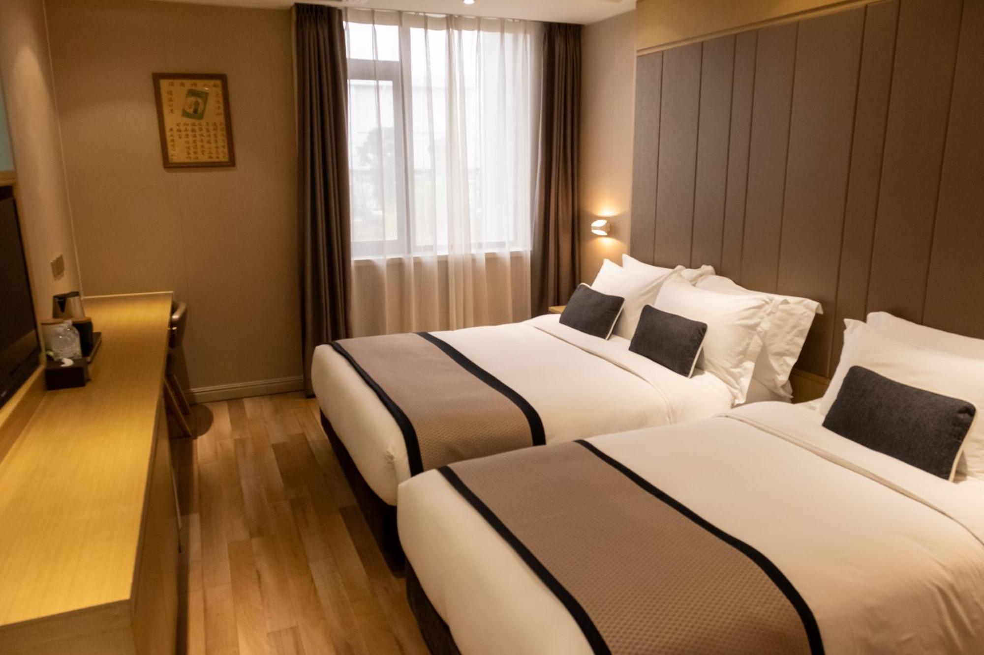 Shanghai-Deco Hotel-Free Shuttle Bus To Pudong Airport And Disneyland Exterior foto