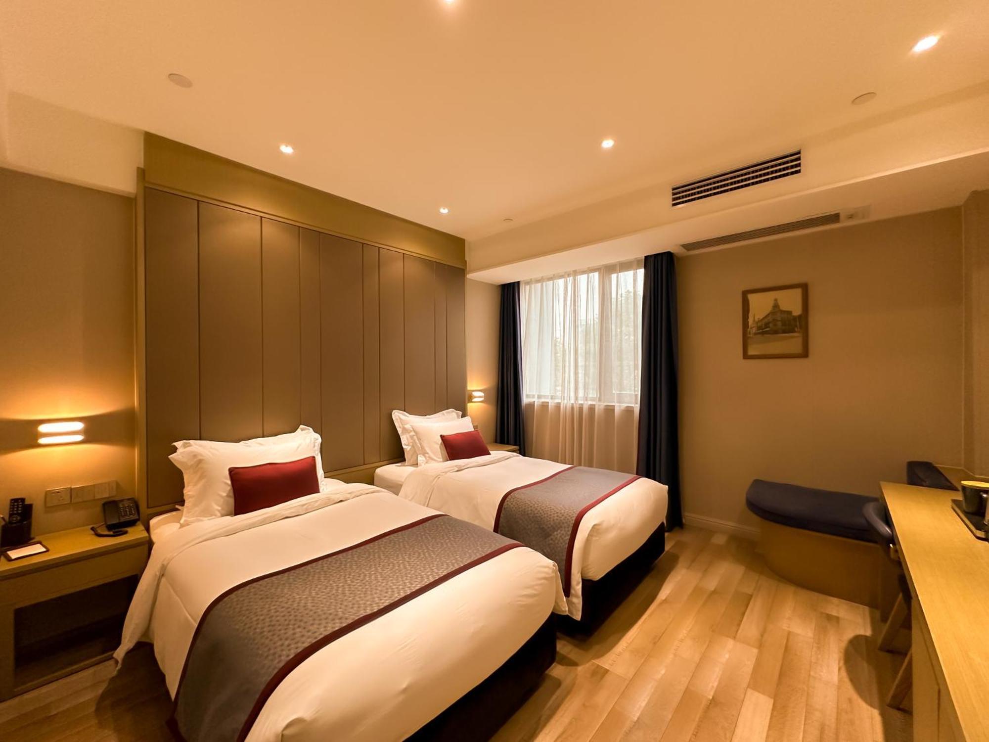 Shanghai-Deco Hotel-Free Shuttle Bus To Pudong Airport And Disneyland Exterior foto