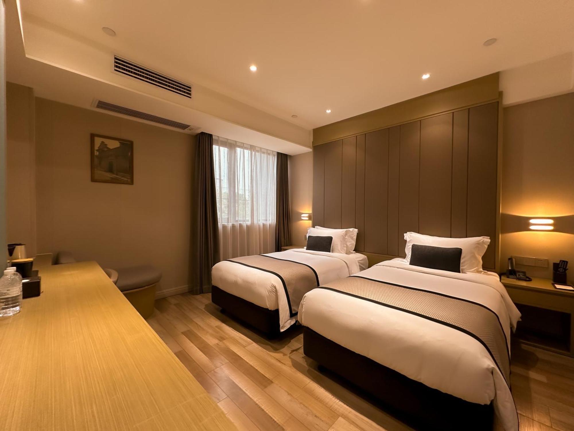 Shanghai-Deco Hotel-Free Shuttle Bus To Pudong Airport And Disneyland Exterior foto
