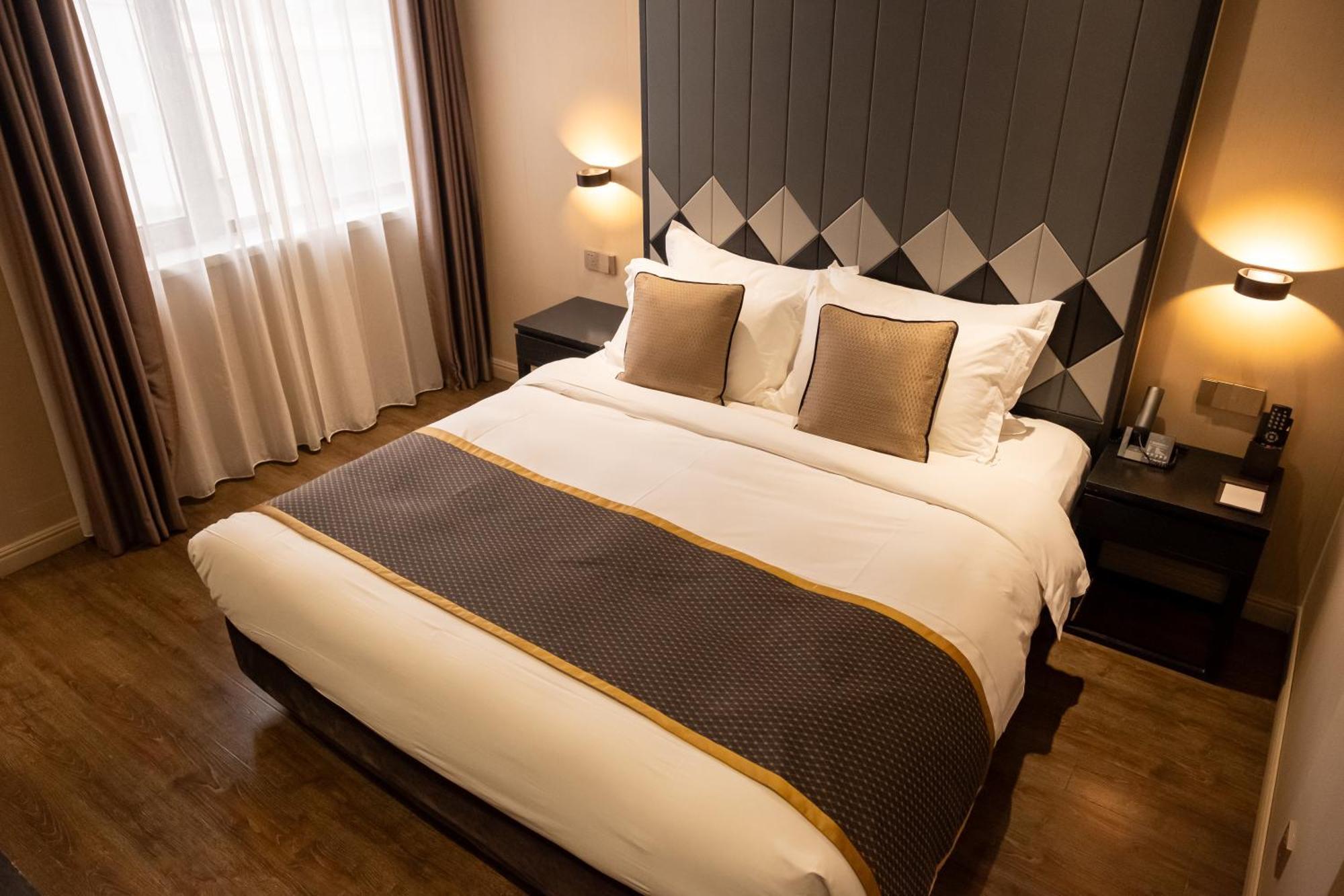 Shanghai-Deco Hotel-Free Shuttle Bus To Pudong Airport And Disneyland Exterior foto