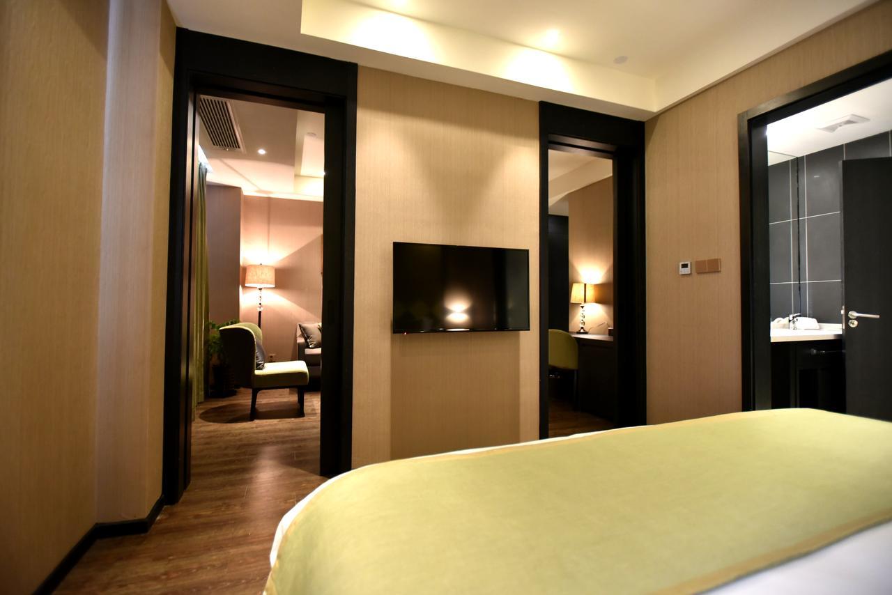 Shanghai-Deco Hotel-Free Shuttle Bus To Pudong Airport And Disneyland Exterior foto