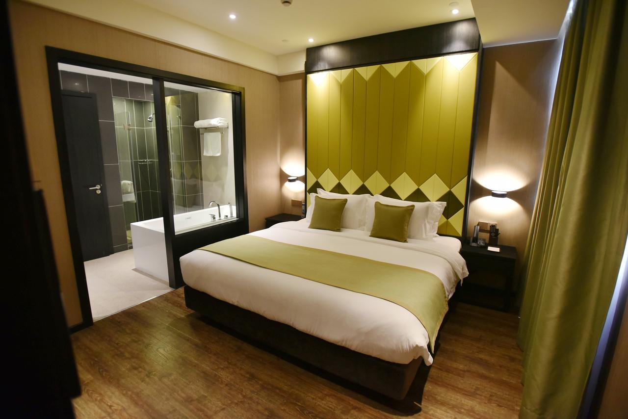 Shanghai-Deco Hotel-Free Shuttle Bus To Pudong Airport And Disneyland Exterior foto