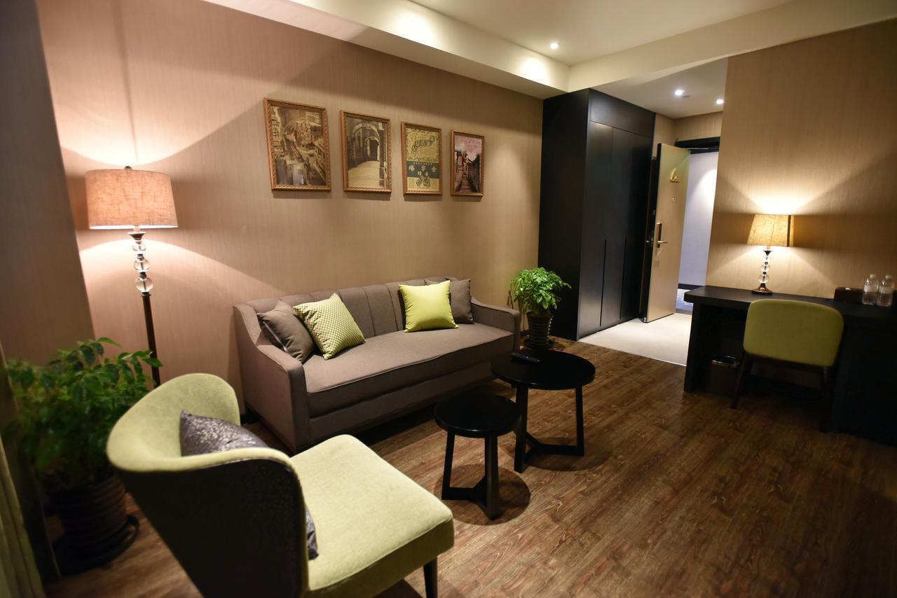 Shanghai-Deco Hotel-Free Shuttle Bus To Pudong Airport And Disneyland Exterior foto