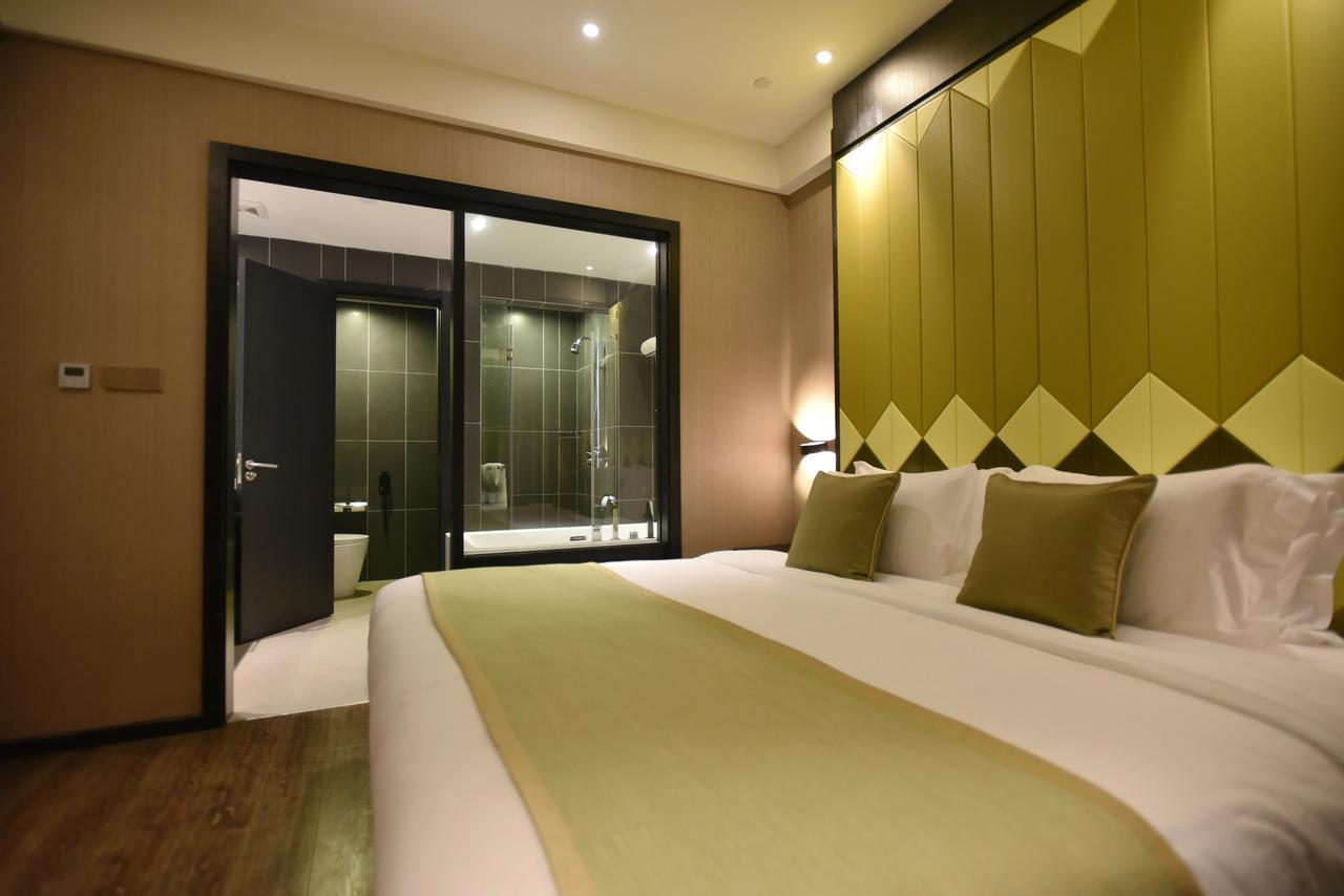 Shanghai-Deco Hotel-Free Shuttle Bus To Pudong Airport And Disneyland Exterior foto