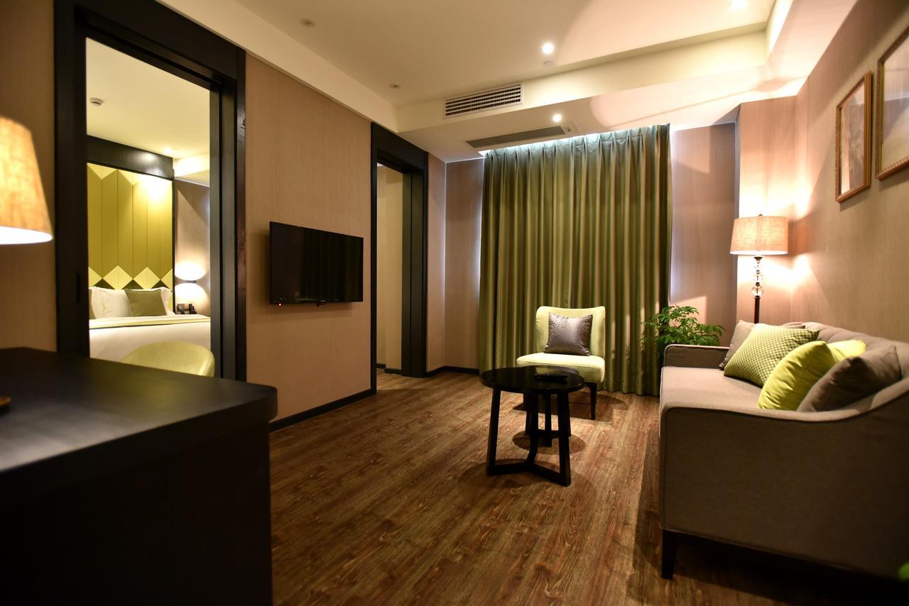 Shanghai-Deco Hotel-Free Shuttle Bus To Pudong Airport And Disneyland Exterior foto