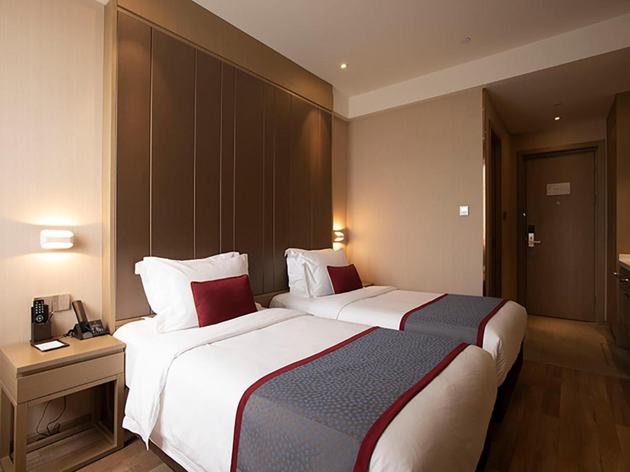Shanghai-Deco Hotel-Free Shuttle Bus To Pudong Airport And Disneyland Exterior foto
