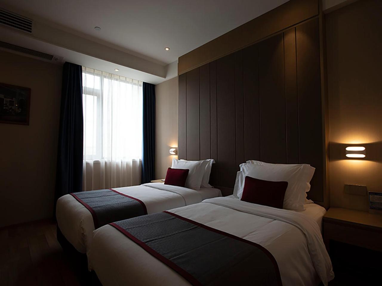 Shanghai-Deco Hotel-Free Shuttle Bus To Pudong Airport And Disneyland Exterior foto